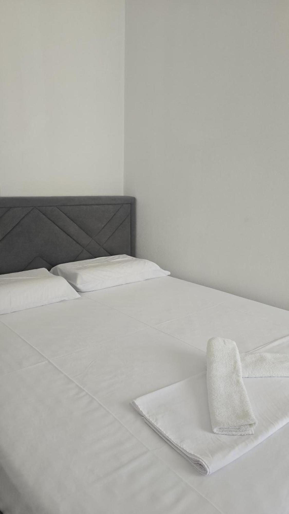Spg Guest House Borsh Exterior foto